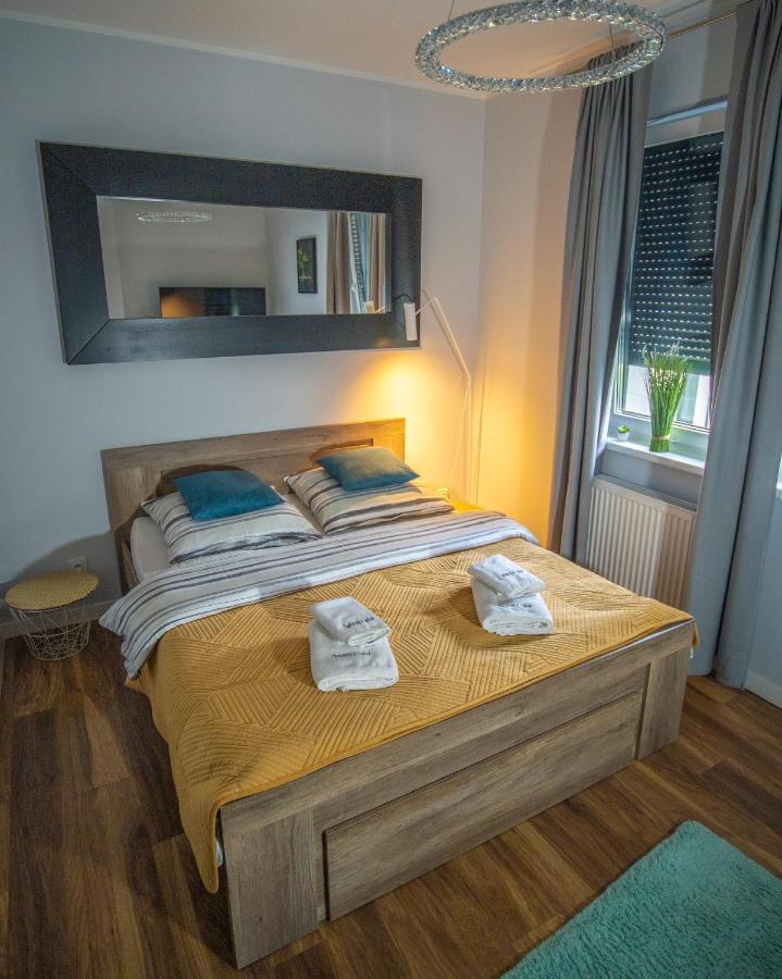 Apartament W Cieplicach Perfekt 옐레니아구라 외부 사진
